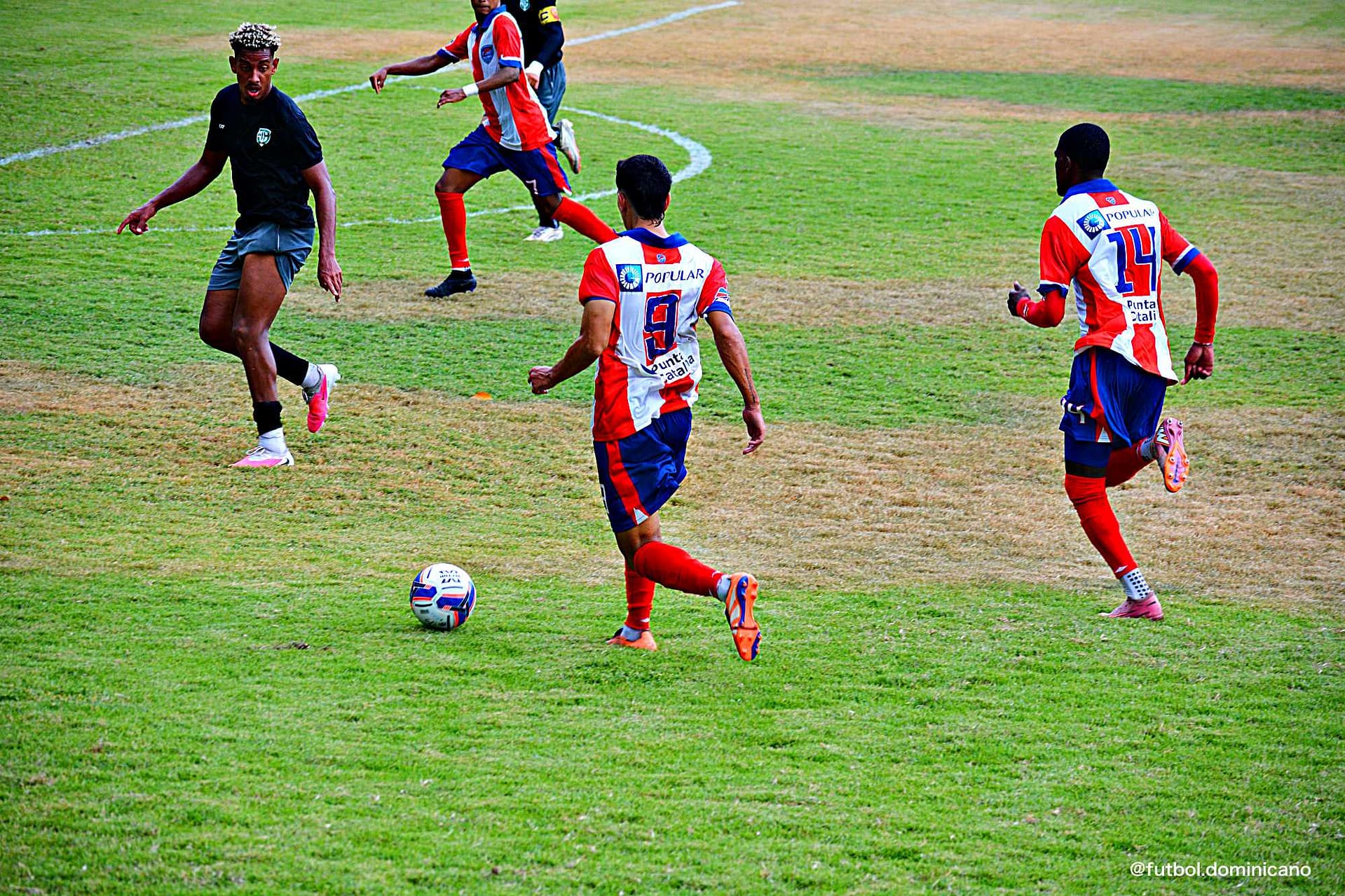 DelfinesVsJarabacoa-futboldominicano.com7K1_0090