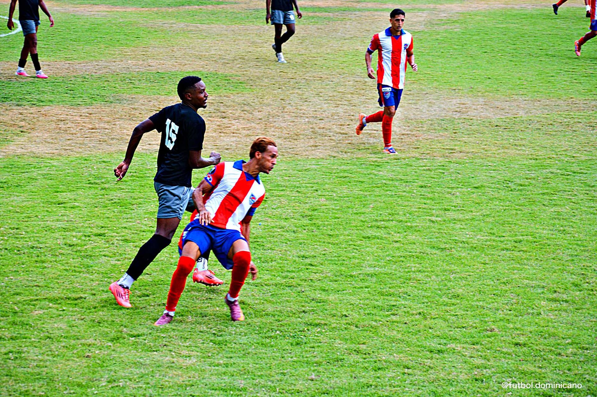DelfinesVsJarabacoa-futboldominicano.com7K1_0097