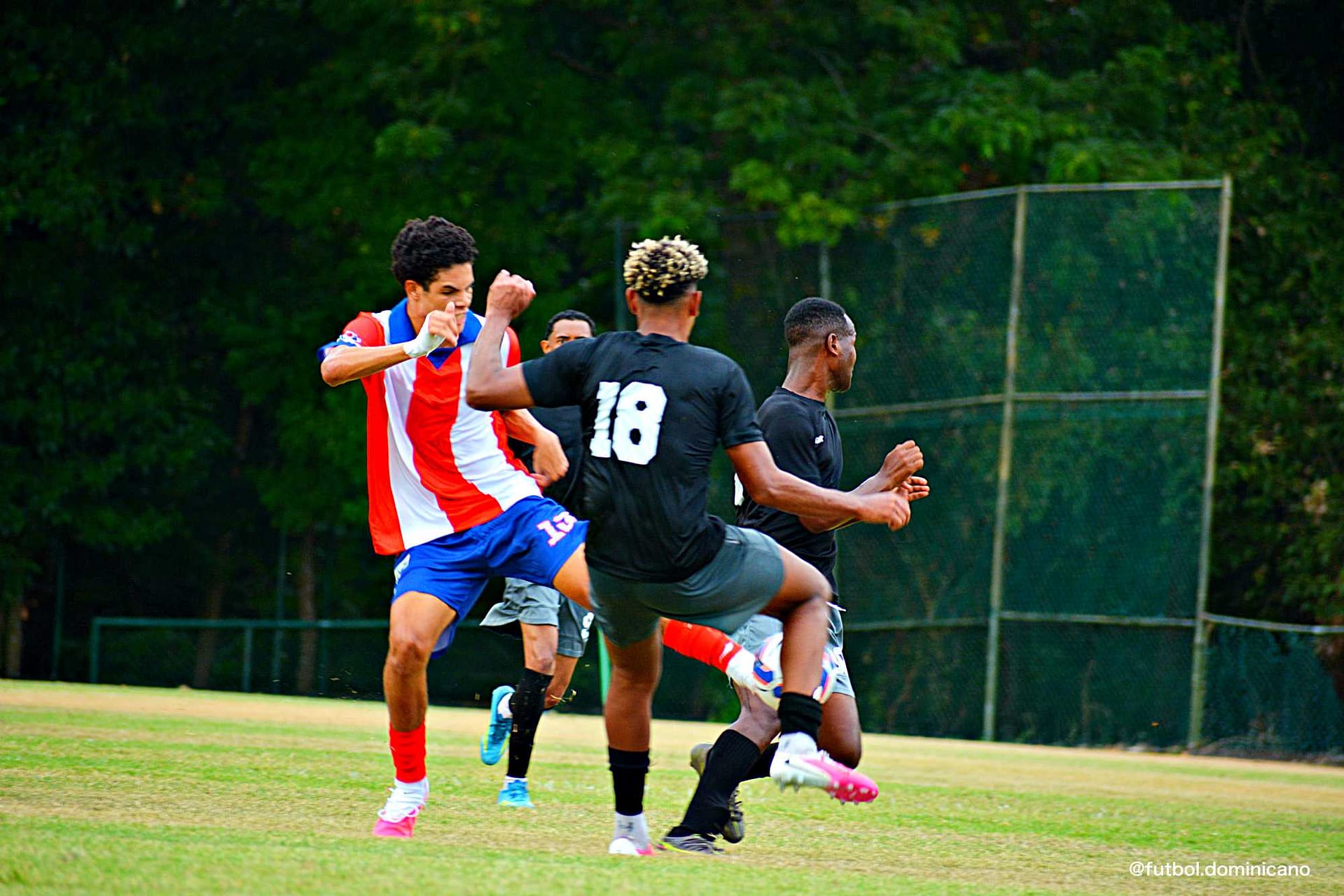 DelfinesVsJarabacoa-futboldominicano.com7K1_0266