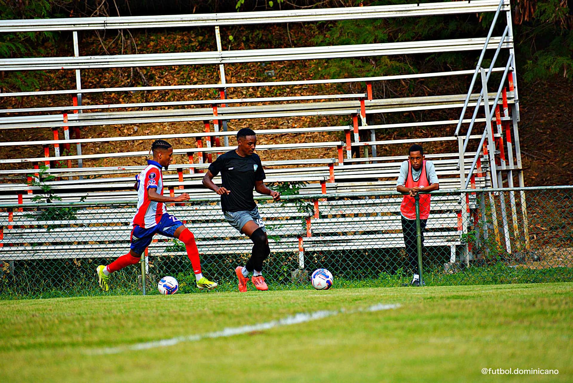 DelfinesVsJarabacoa-futboldominicano.com7K1_0185